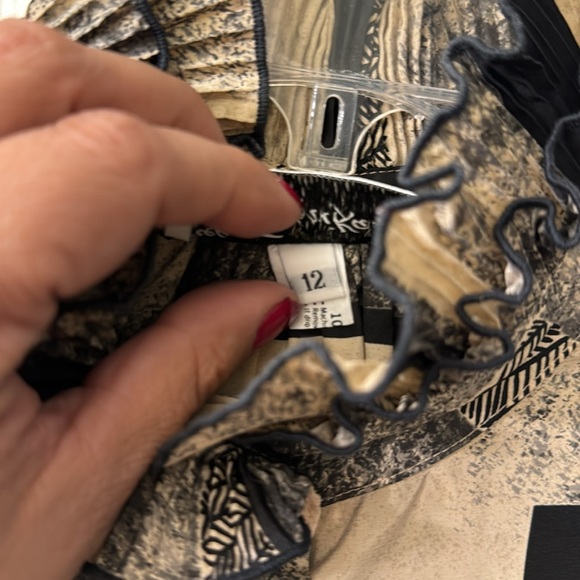 Vintage 1970 ruffle neck cream and black pussybow Longsleeve blouse size 12 - Picture 5 of 10